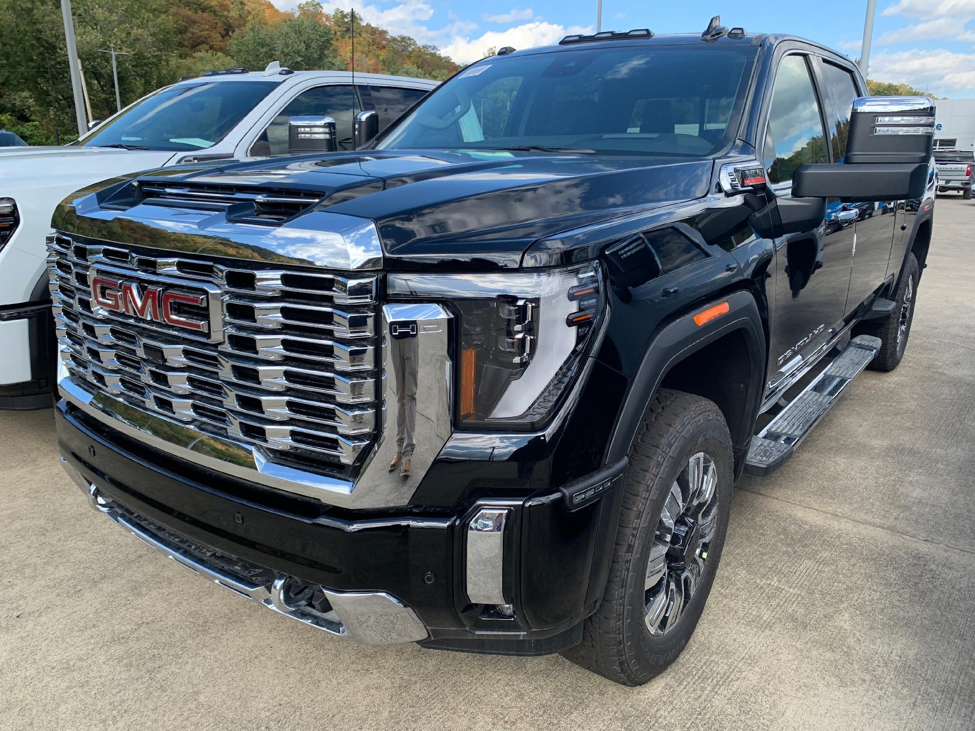 2026 GMC Sierra 2500 HD — side profile view