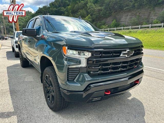 2025 Chevrolet Silverado 1500 Crew Cab Short Box 4-Wheel Drive LT Trail Boss in Cypress Gray — front three-quarter view