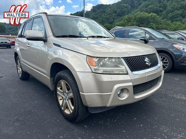 2006 Suzuki Grand Vitara 4dr Auto 4WD Luxury in Gold — front three-quarter view