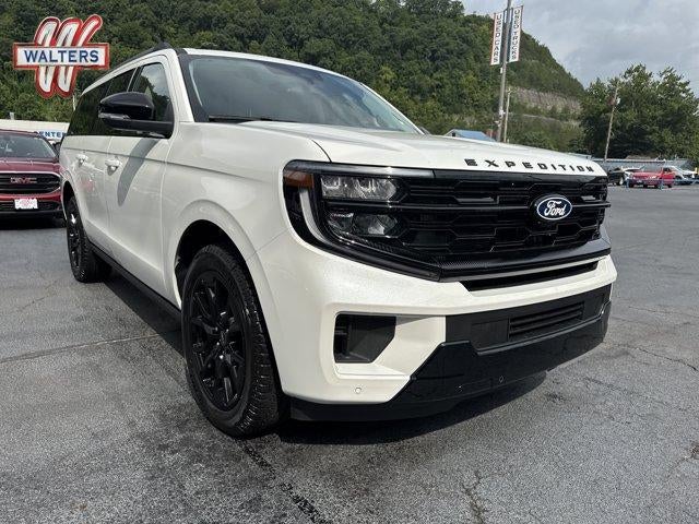 2027 Ford Expedition Max Platinum 4x4 in Star White Metallic Tri-Coat — front three-quarter view