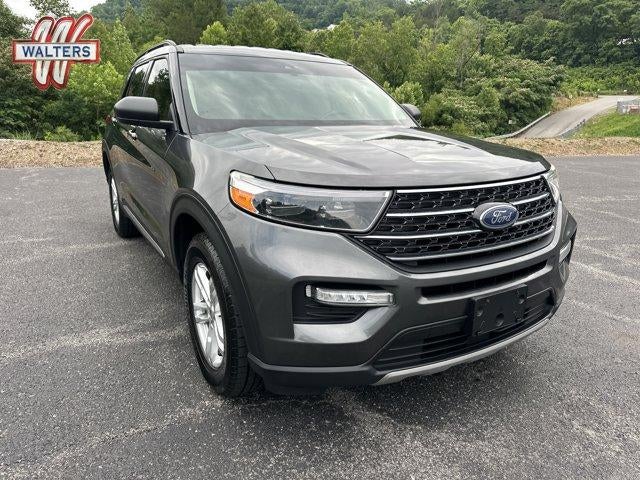 2020 Ford Explorer XLT 4WD in Magnetic Metallic — front three-quarter view