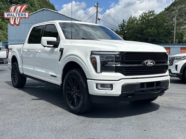 2025 Ford F-150 Platinum 4WD SuperCrew 5.5' Box in Star White Metallic Tri-Coat — front three-quarter view