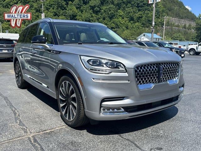 2023 Lincoln Aviator Black Label Grand Touring AWD in Silver Radiance Metallic Clearcoat — front three-quarter view