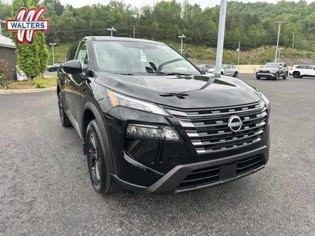2026 Nissan Rogue 2026.5 AWD SV in Super Black — front three-quarter view