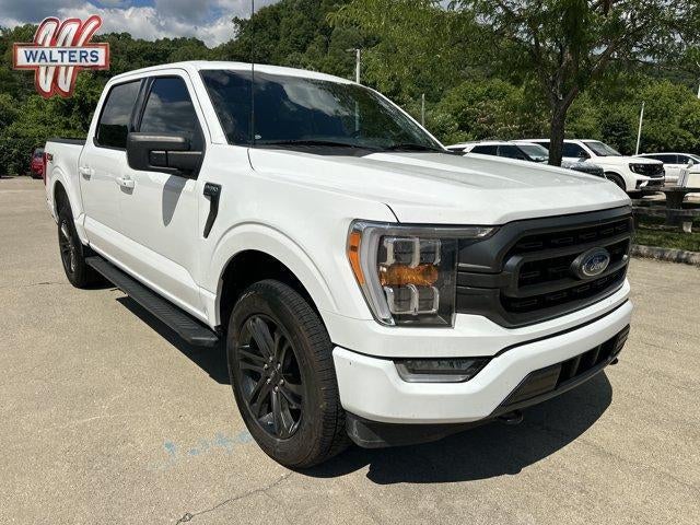 2022 Ford F-150 XLT 4WD SuperCrew 5.5' Box in Oxford White — front three-quarter view