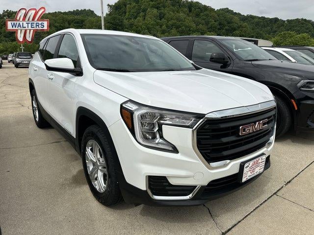 2024 GMC Terrain AWD 4dr SLE in Summit White — front three-quarter view