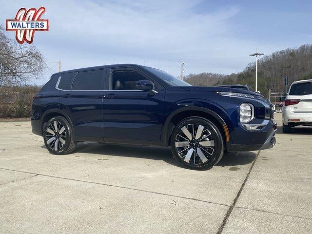 2026 Mitsubishi Outlander SE S-AWC in Cosmic Blue Metallic — front three-quarter view
