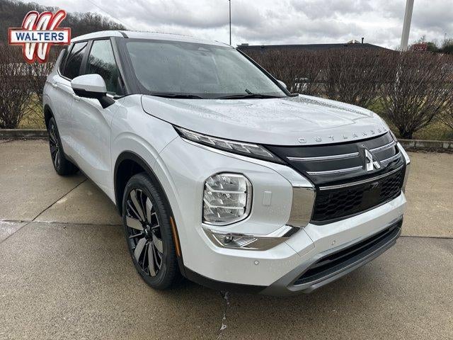 2026 Mitsubishi Outlander SE S-AWC in White Diamond — front three-quarter view