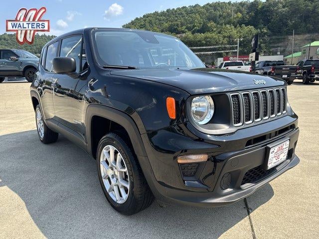 2023 Jeep Renegade Latitude 4x4 in Black Clearcoat — front three-quarter view