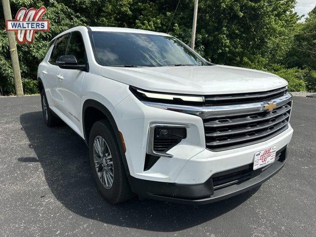 2026 Chevrolet Traverse LT w/2LT in Summit White — front three-quarter view