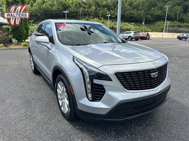 2020 Cadillac XT4 AWD 4dr Luxury in Radiant Silver Metallic — front three-quarter view