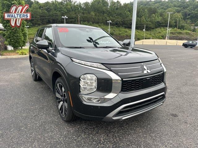 2025 Mitsubishi Outlander SE S-AWC in Graphite Gray — front three-quarter view